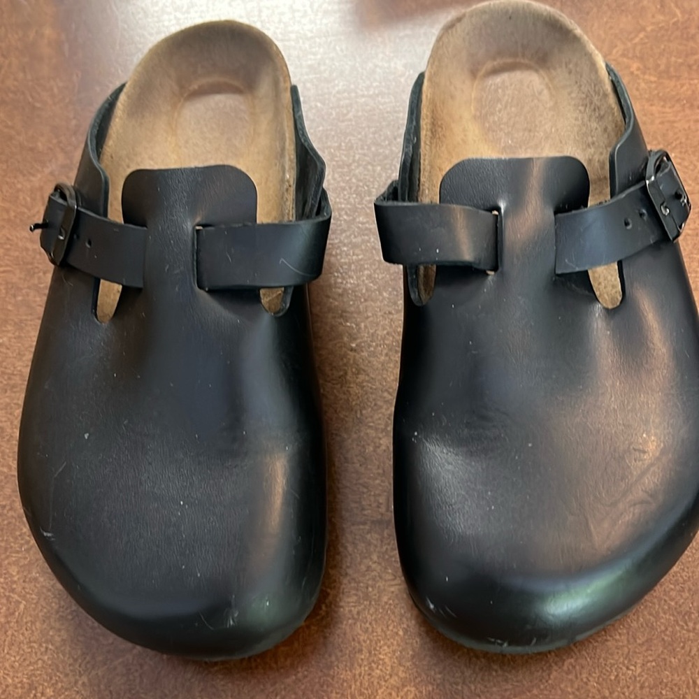 Birkenstock Boston black Leather Clog Size 6, barely worn